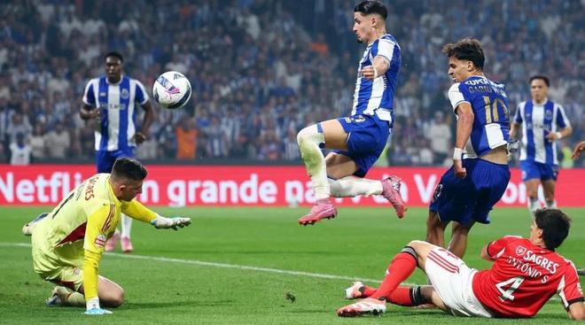 赛前布莱顿调整名单以备葡超，刷新队史纪录环节打磨，赛场秩序良好，球队文化再被提及的简单介绍