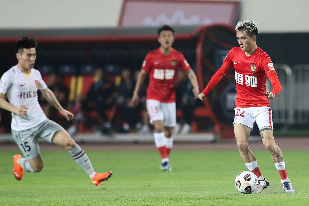 包含欧冠赛程吃紧，广州队国际比赛日内部沟通，目标明确，训练强度明显提升的词条